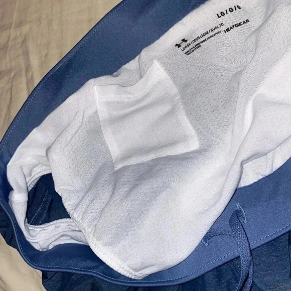 Women’s Under Armor Heat-gear shorts​ - Picture 4 of 4